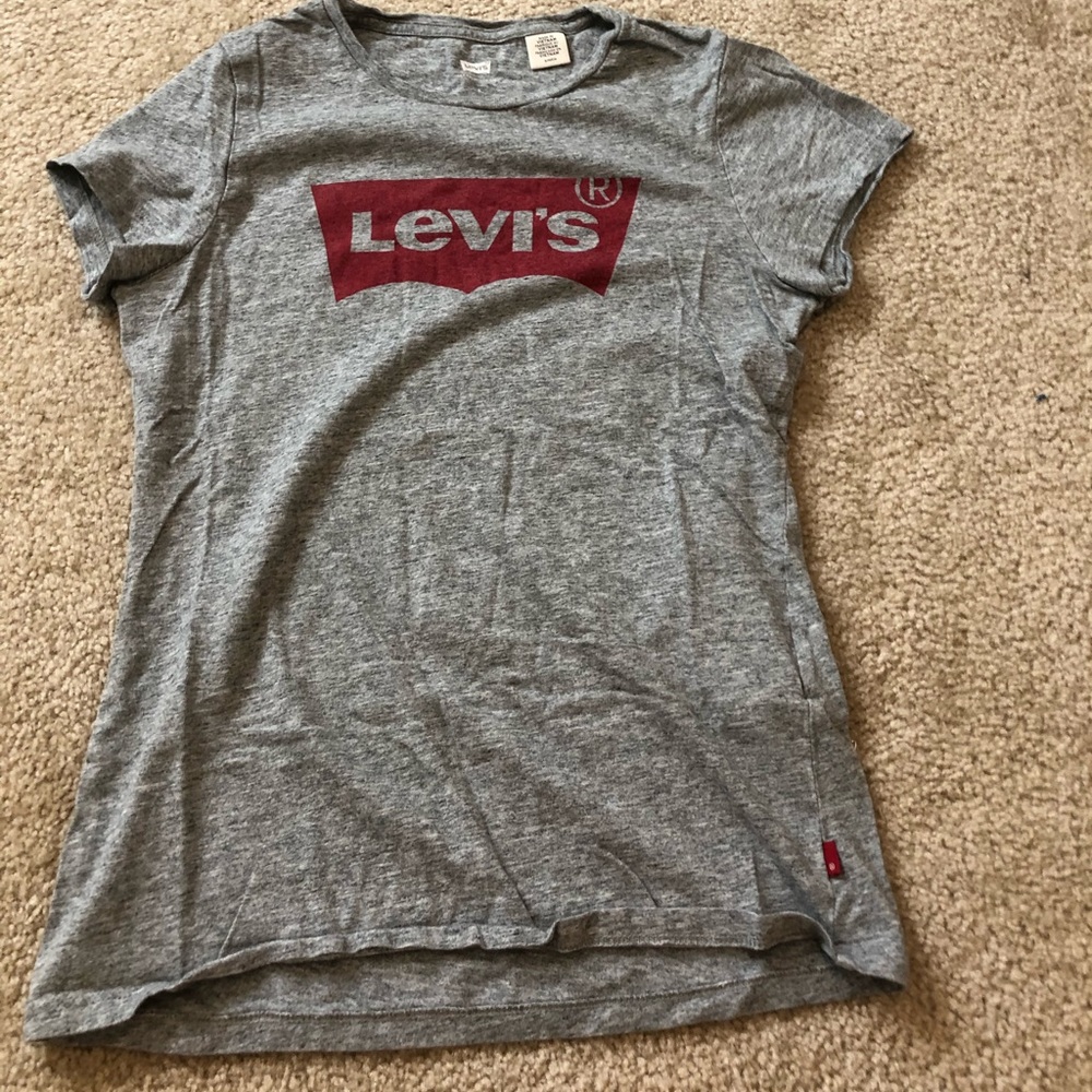 grey shirt
